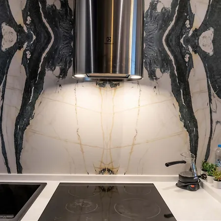 With Premium Amenities Apartman *